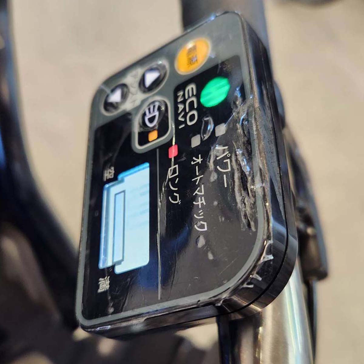 パナソニック ギュット プラス ホワイト 26インチ KW085 【中古車】