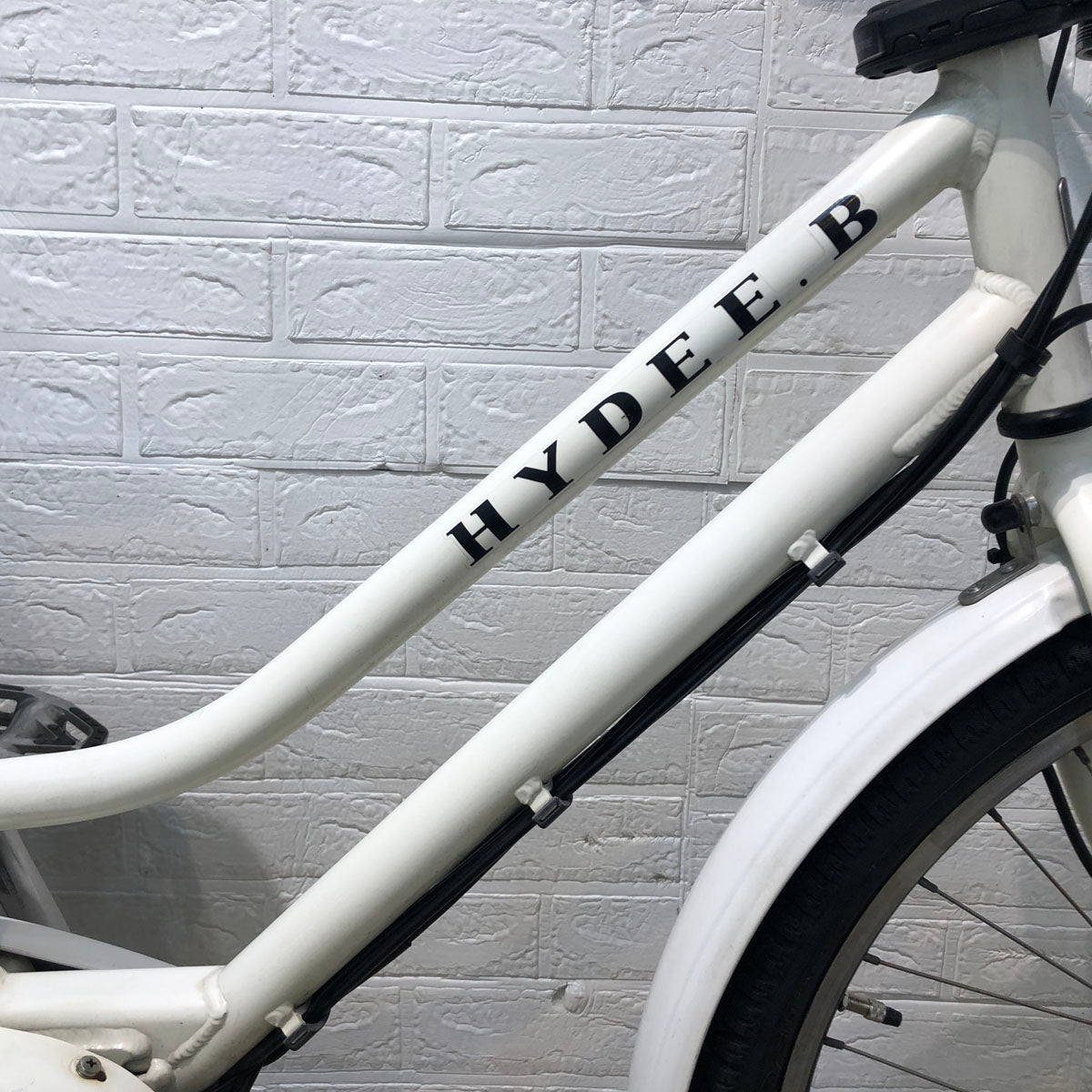 ブリヂストン HYDEE B ハイディ ビー ホワイト 26インチ YV090 【中古車】