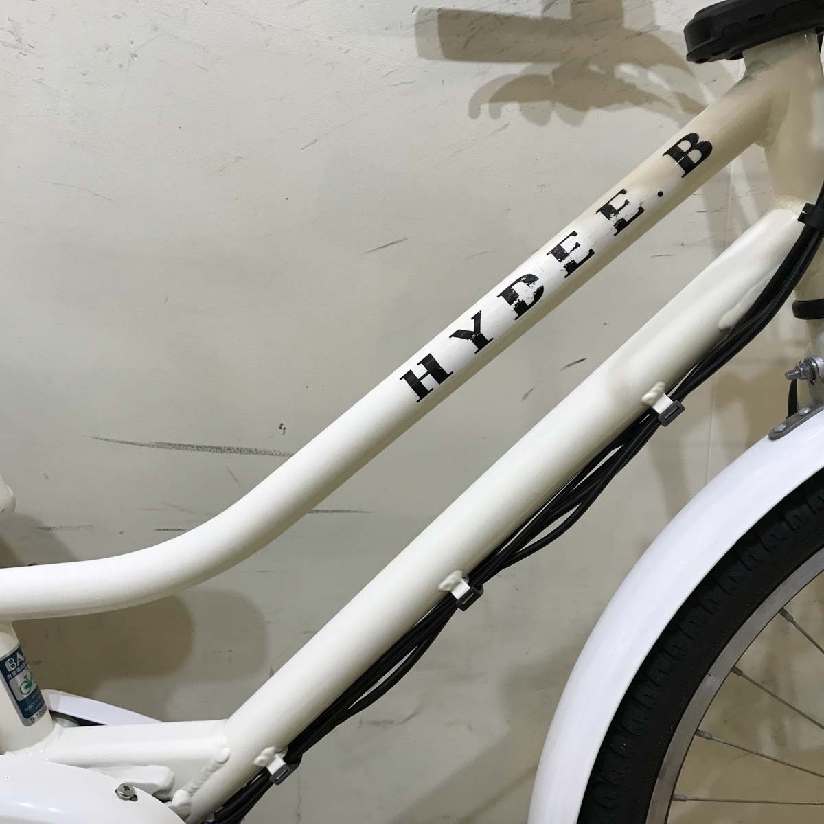 ブリヂストン HYDEE B ハイディ ビー ホワイト 26インチ KX055 【中古車】