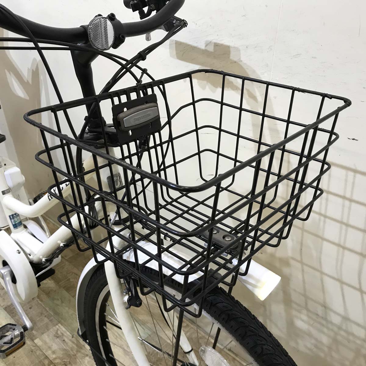ブリヂストン HYDEE B ハイディ ビー ホワイト 26インチ KX055 【中古車】
