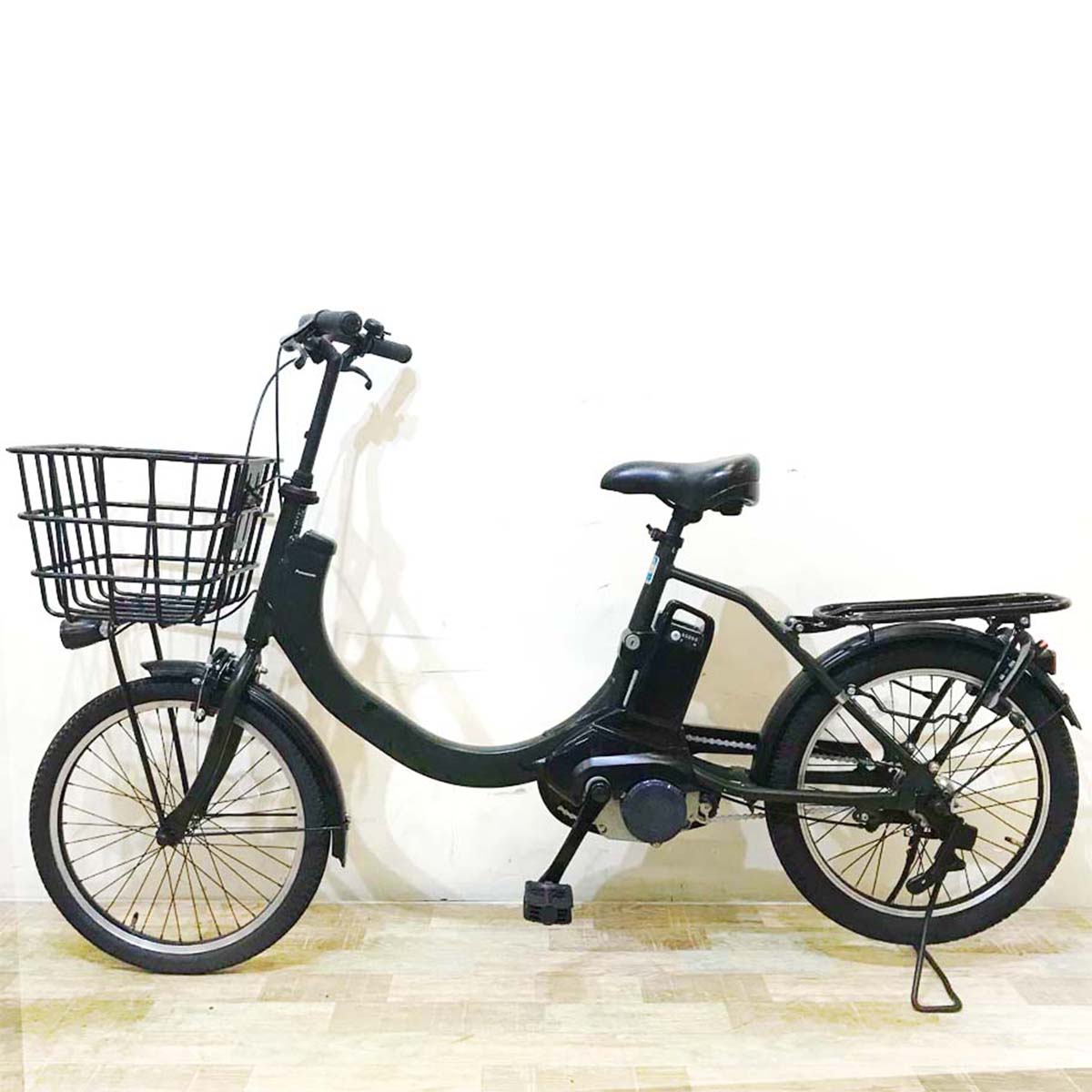 パナソニック SW カーキ 20インチ KC004 【中古車】