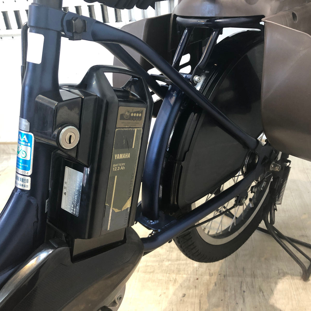 ブリヂストン アシスタ C STD ネイビー 20インチ YV122 【中古車】