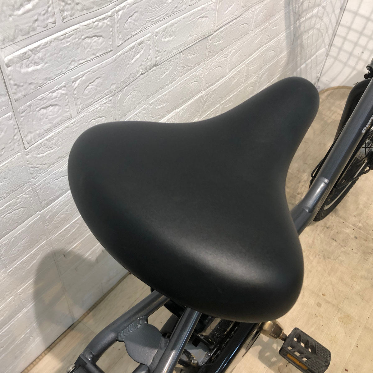 パナソニック ギュット アニーズ グレー 20インチ YV131【中古車】