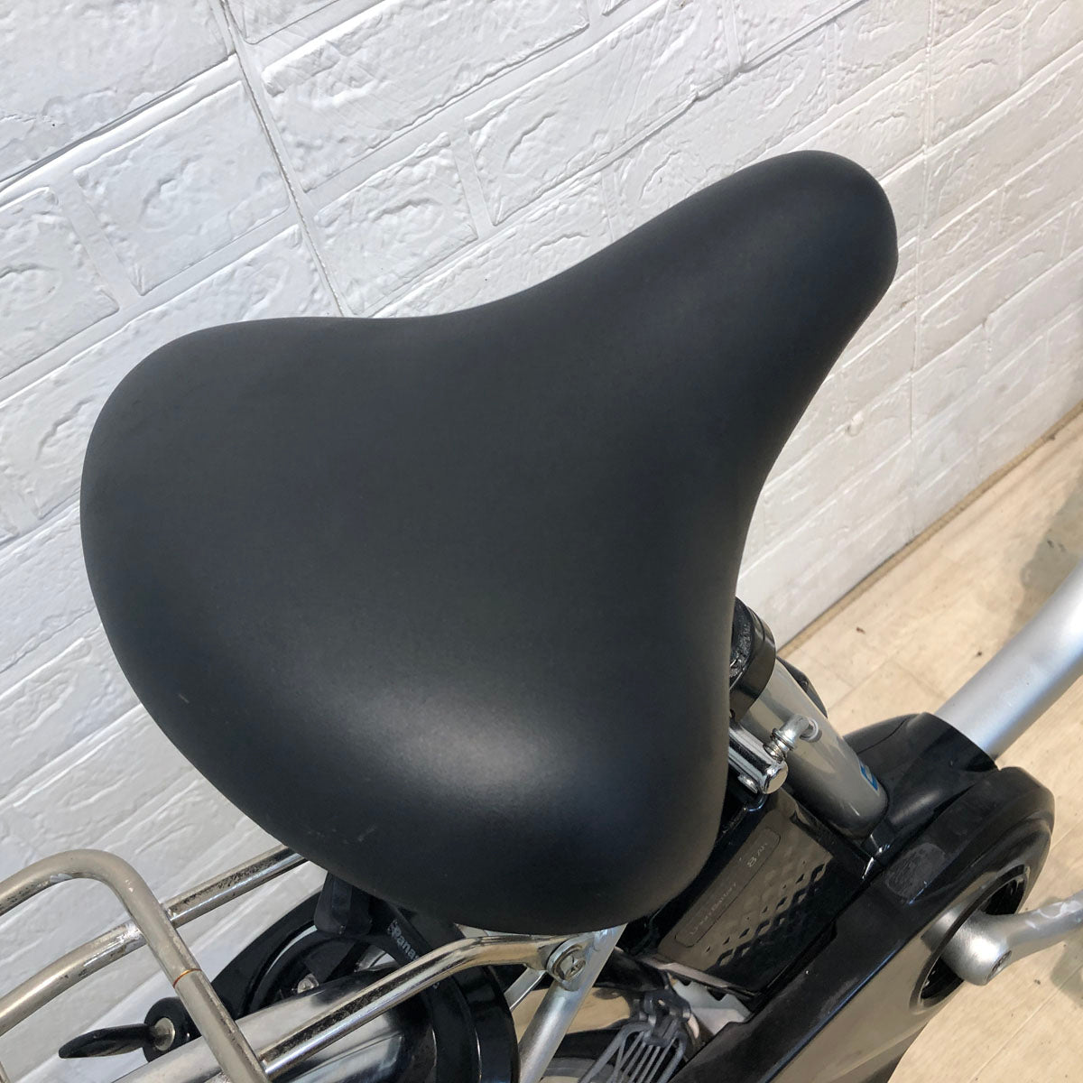 パナソニック ビビ SX シルバー 24インチ YW002【中古車】