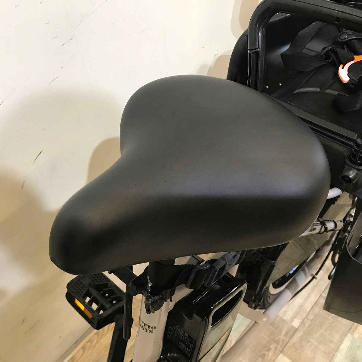 パナソニック ギュット アニーズ グレー 20インチ KT040【中古車】