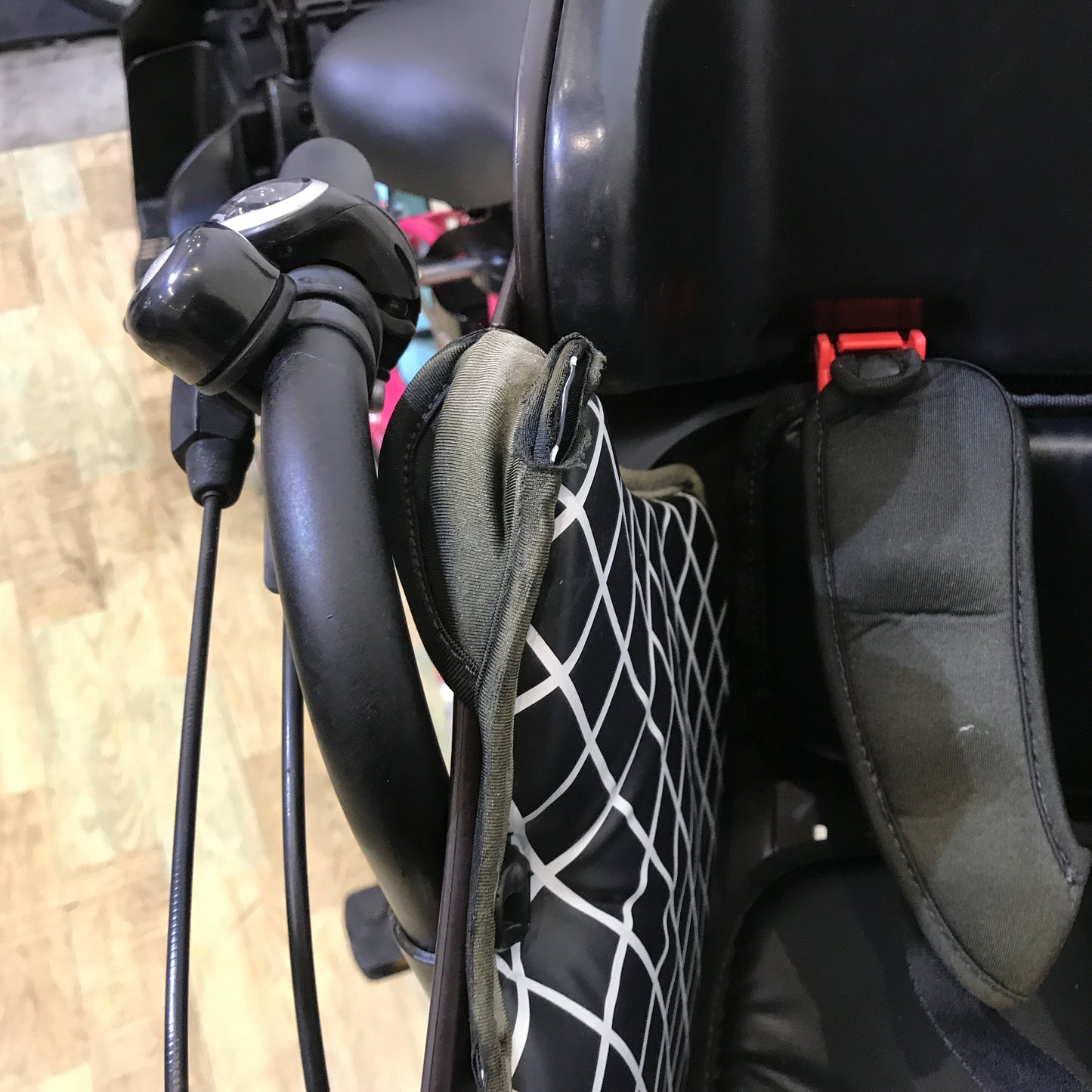 パナソニック ギュット ミニ DX ピンク×水色 20インチ KO065 【中古車】