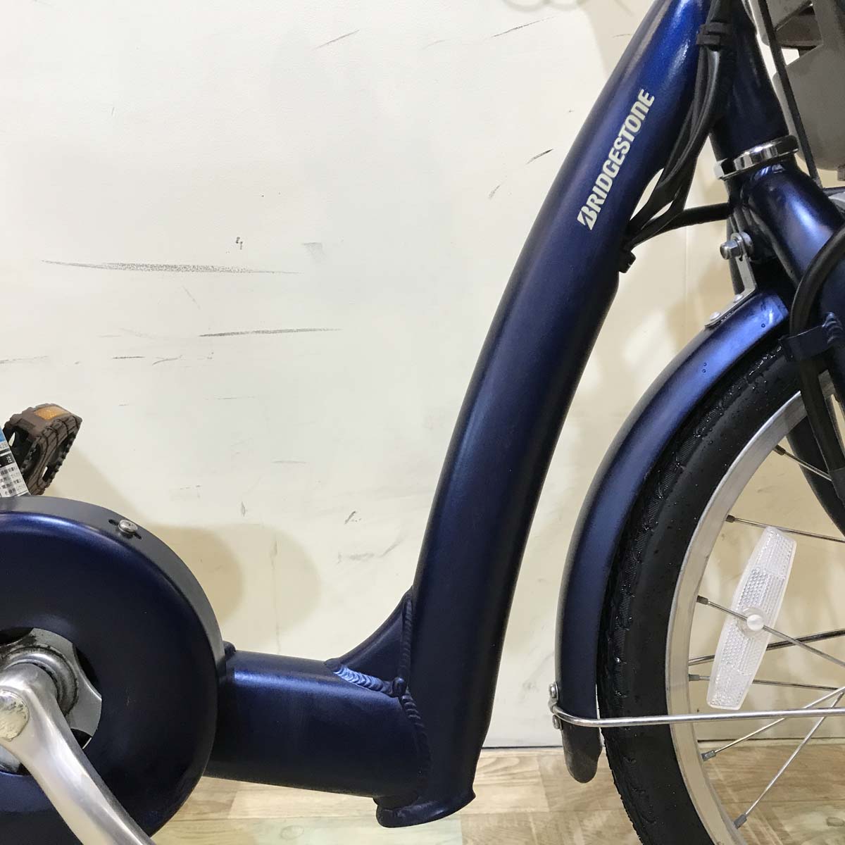 ブリヂストン フロンティア ラクット20 ネイビー 20インチ KX106 【中古車】