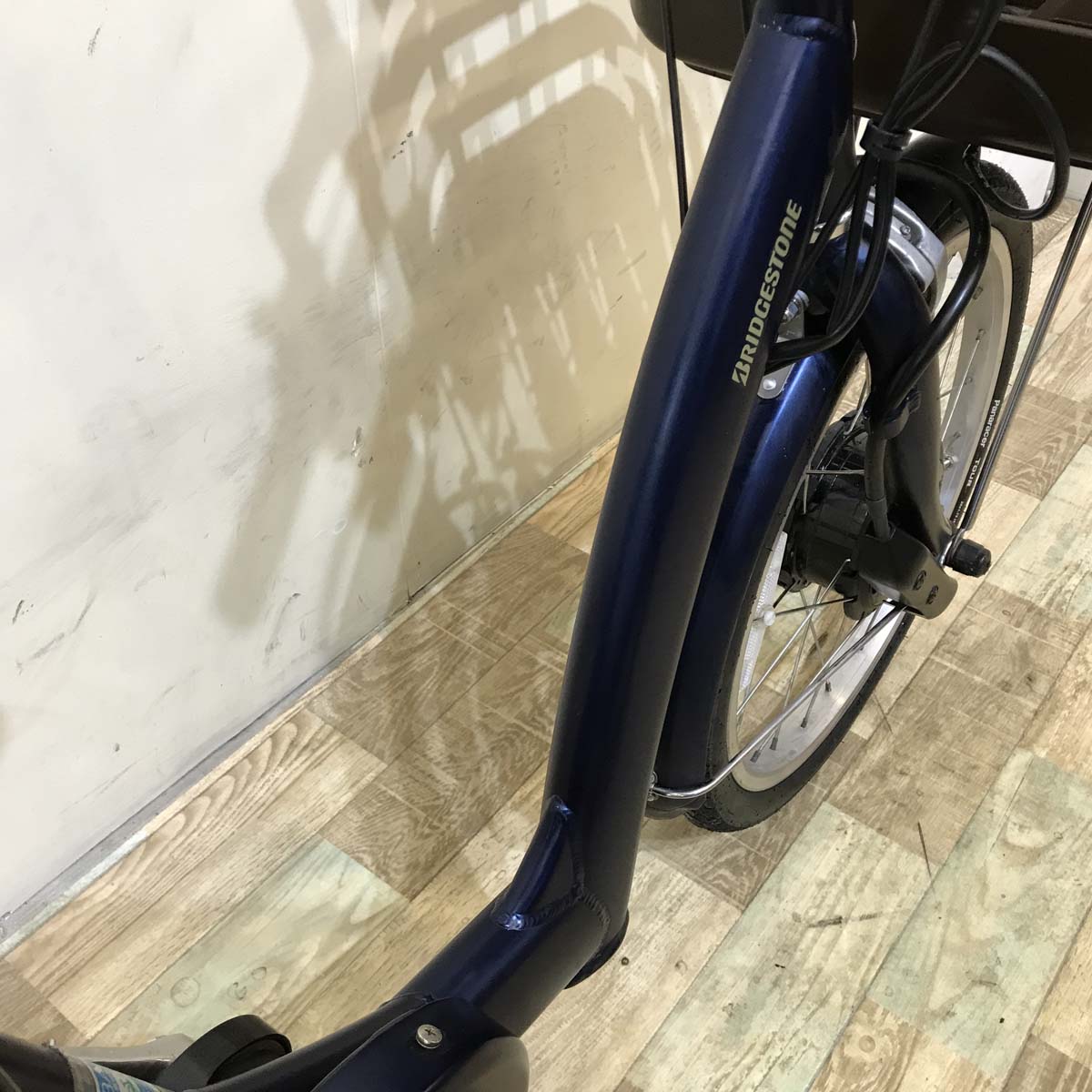 ブリヂストン フロンティア ラクット20 ネイビー 20インチ KX106 【中古車】