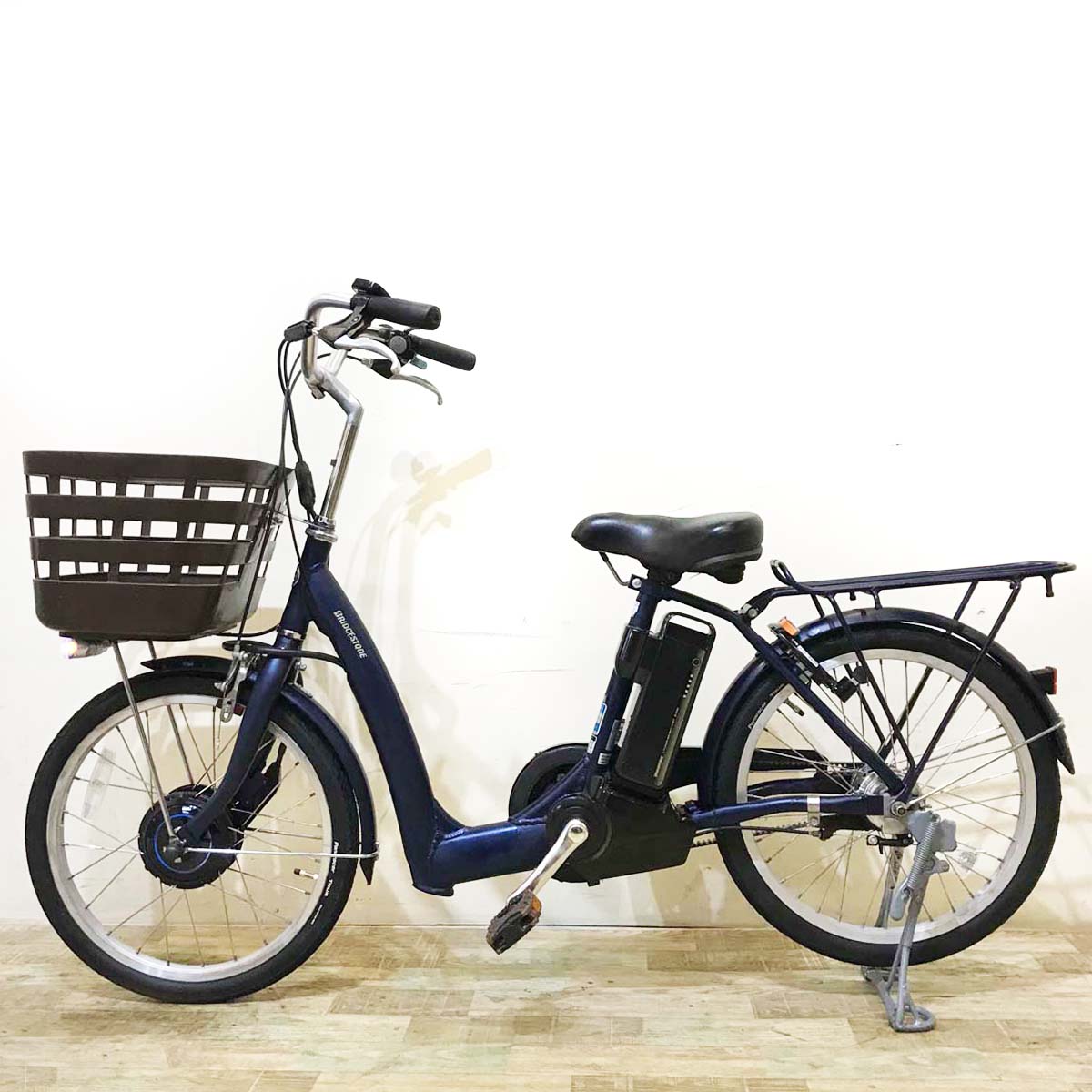 ブリヂストン フロンティア ラクット20 ネイビー 20インチ KX106 【中古車】