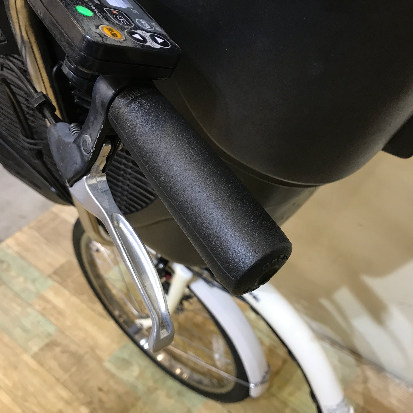 パナソニック ギュット ミニ ホワイト 20インチ KO081 【中古車】