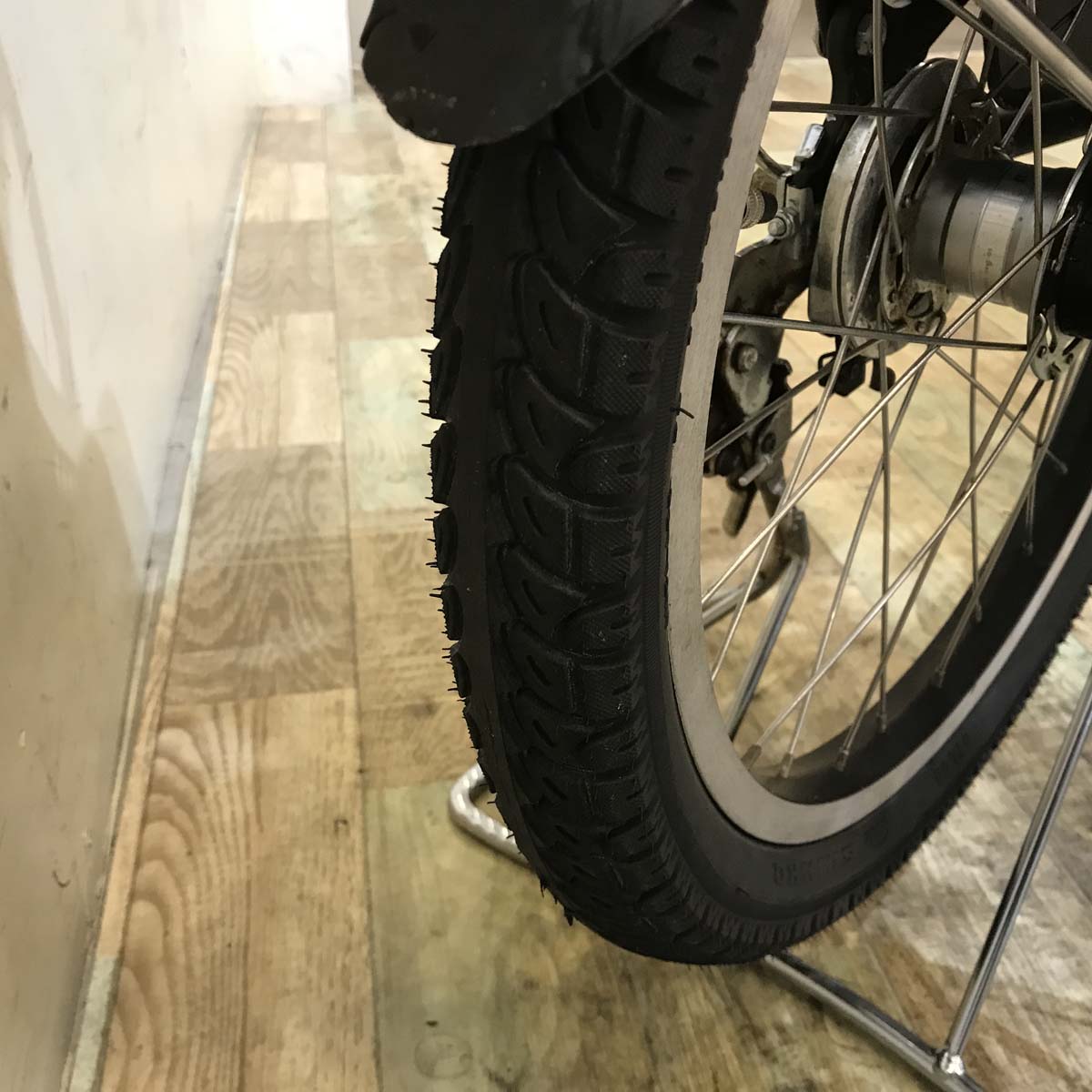 ブリヂストン アンジェリーノ プティット e カーキ 20インチ KX114【中古車】