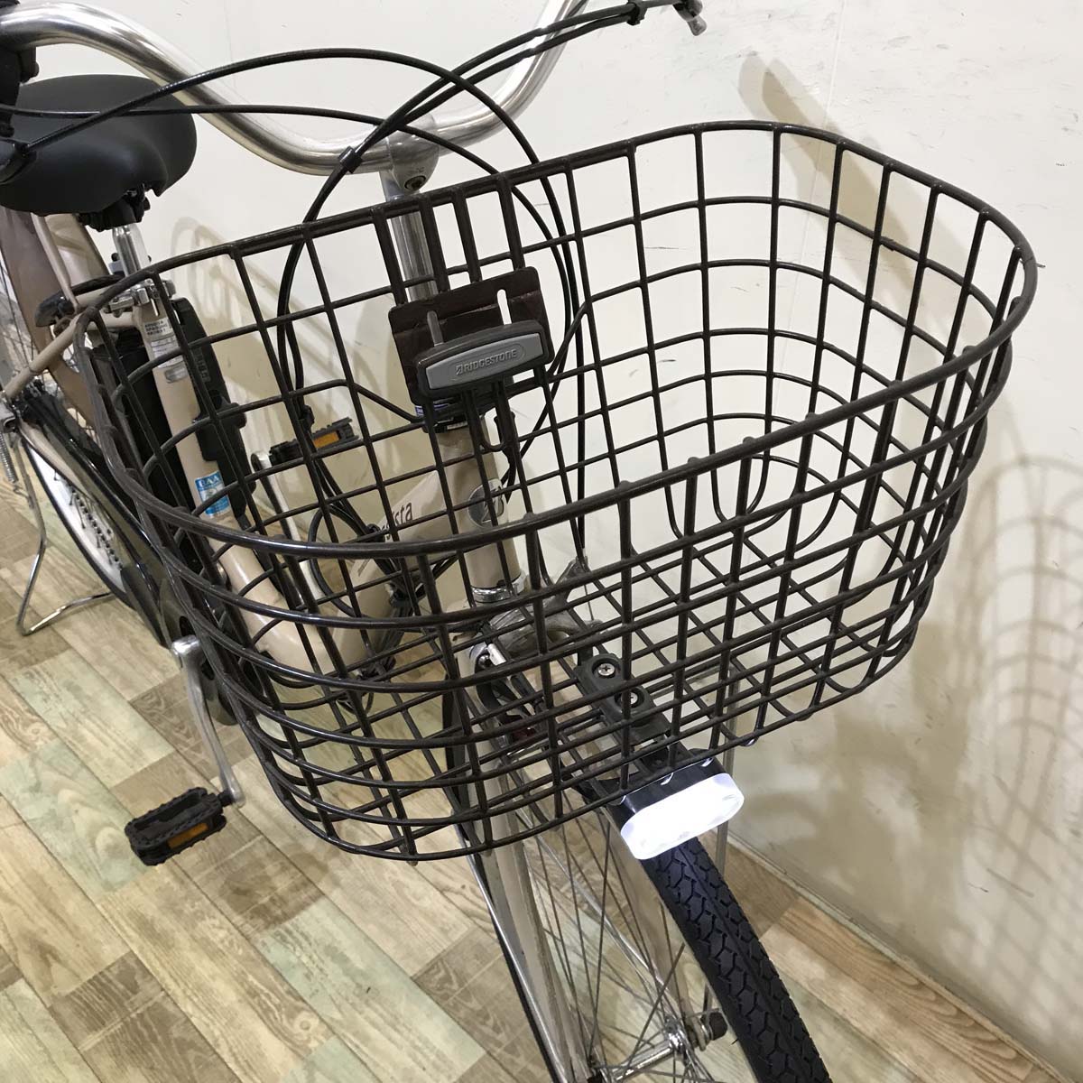 ブリヂストン アシスタ ベーシック ベージュ 26インチ KX116 【中古車】