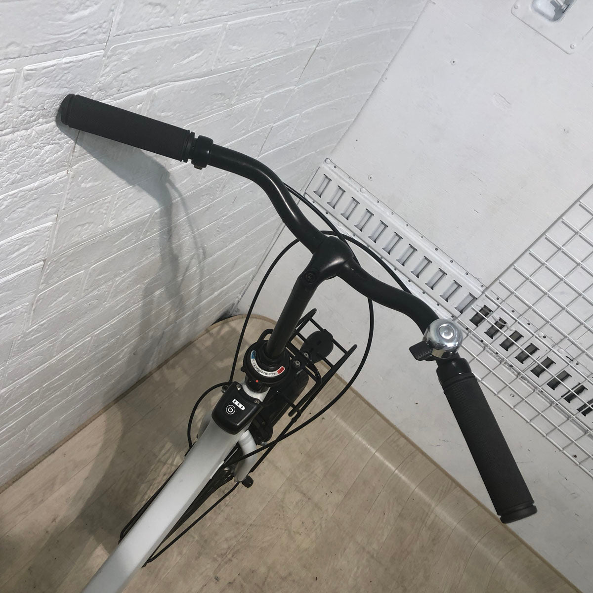 パナソニック SW グレー 20インチ SR374Y 【中古車】