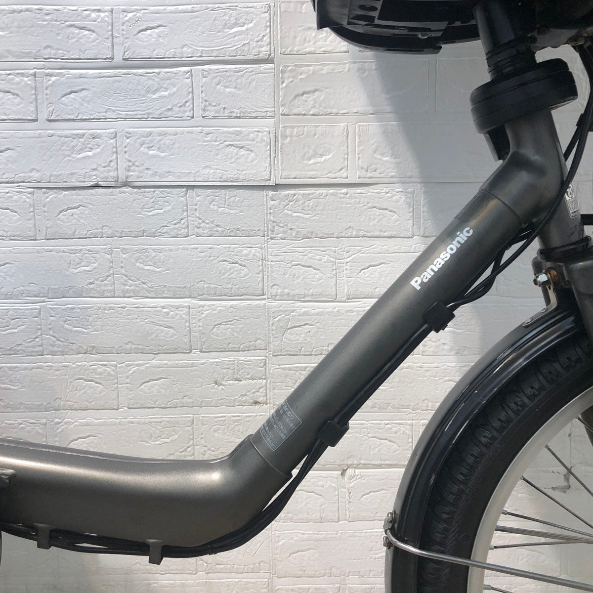 パナソニック ギュット ミニ DX グレー 20インチ YW067【中古車】