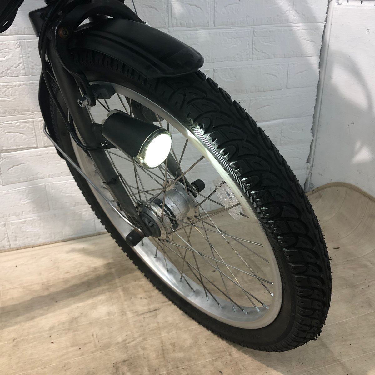 パナソニック ギュット ミニ DX グレー 20インチ YW067【中古車】