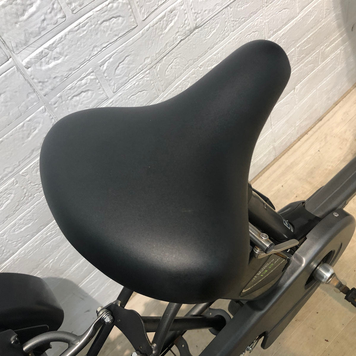パナソニック ギュット ミニ DX グレー 20インチ YW067【中古車】