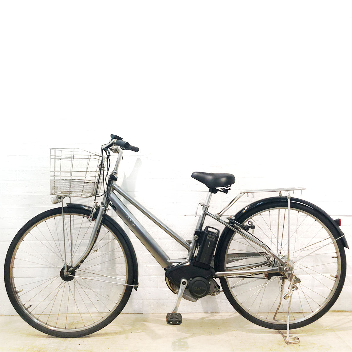 ブリヂストン ACL ロイヤル 8 シルバー 27インチ YW087 【中古車】