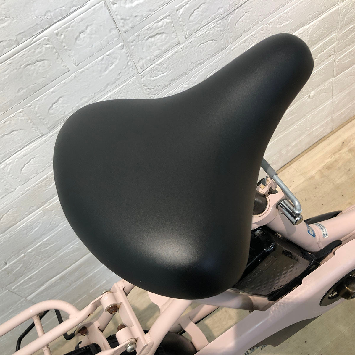 パナソニック ギュット アニーズ DX マットグレージュ 20インチ YW093【中古車】