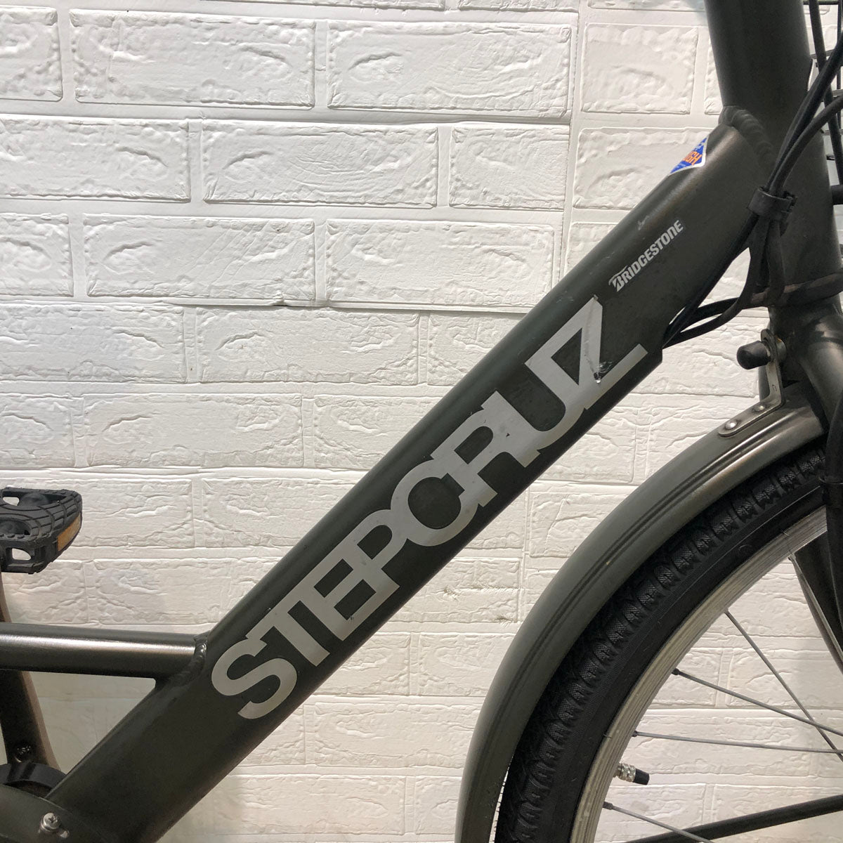 ブリヂストン ステップクルーズ e カーキ 26インチ YR095 【中古車】