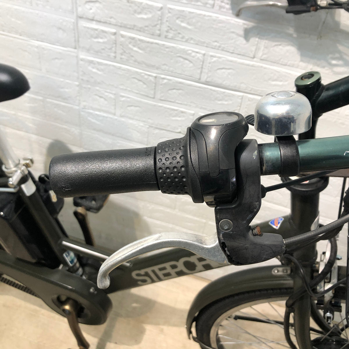 ブリヂストン ステップクルーズ e カーキ 26インチ YR095 【中古車】