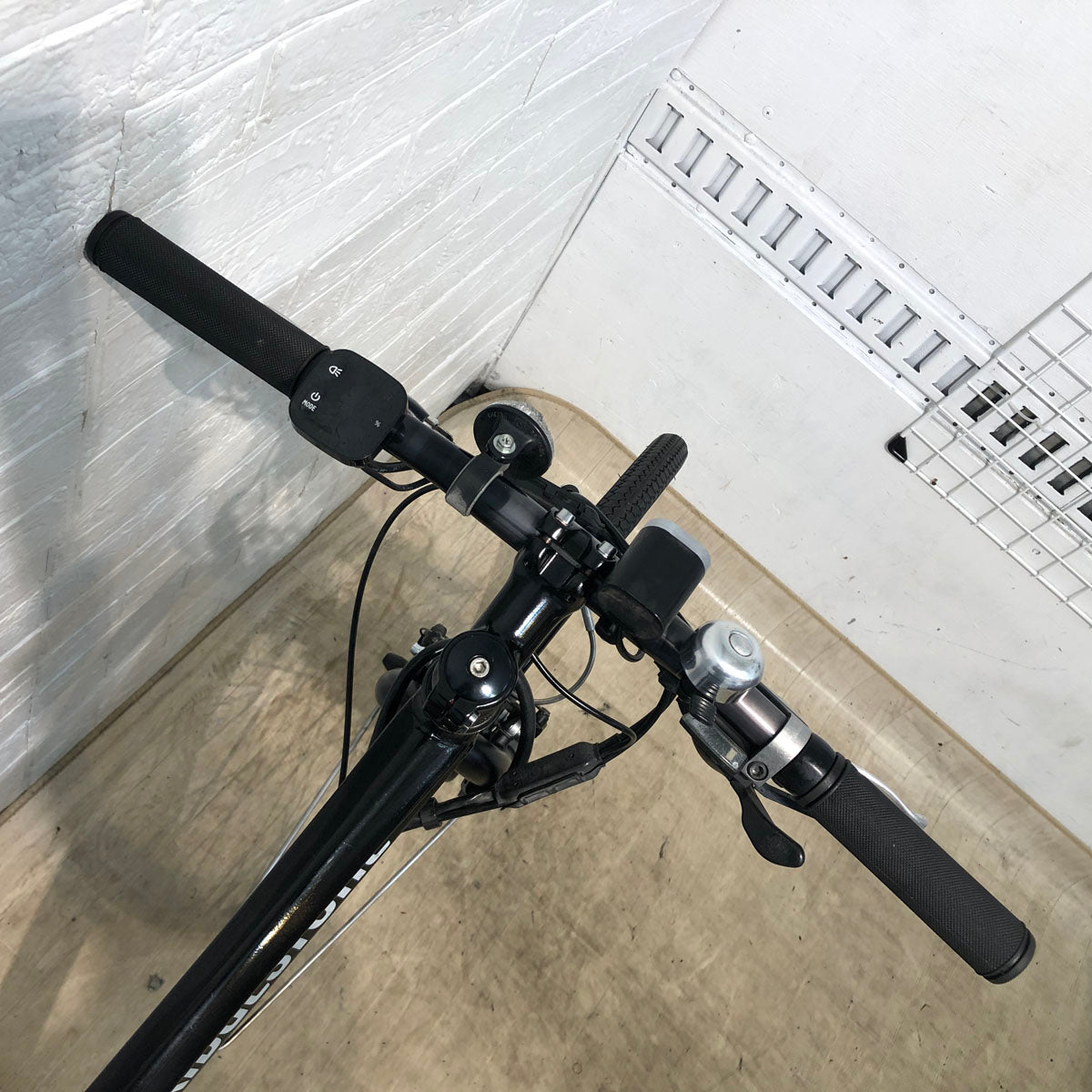 ブリヂストン TB1e ブラック 27インチ YW103 【中古車】