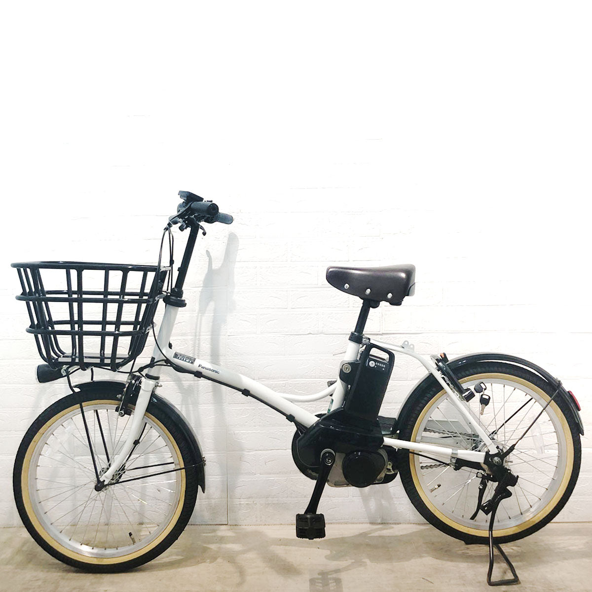 パナソニック グリッター ホワイト 20インチ YS005 【中古車】