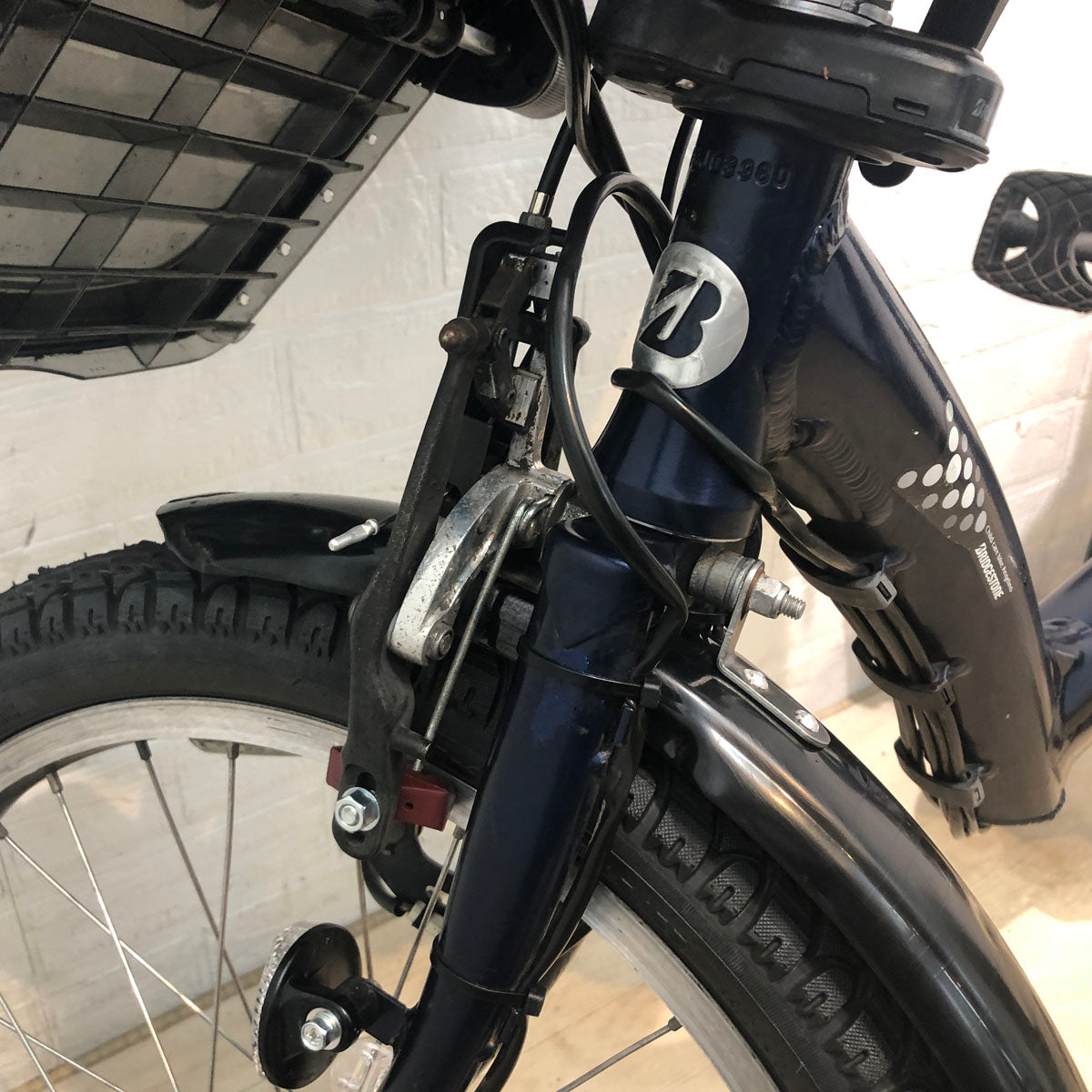 新品バッテリー ブリヂストン アンジェリーノ プティット e ブルー 20インチ YX032【中古車】