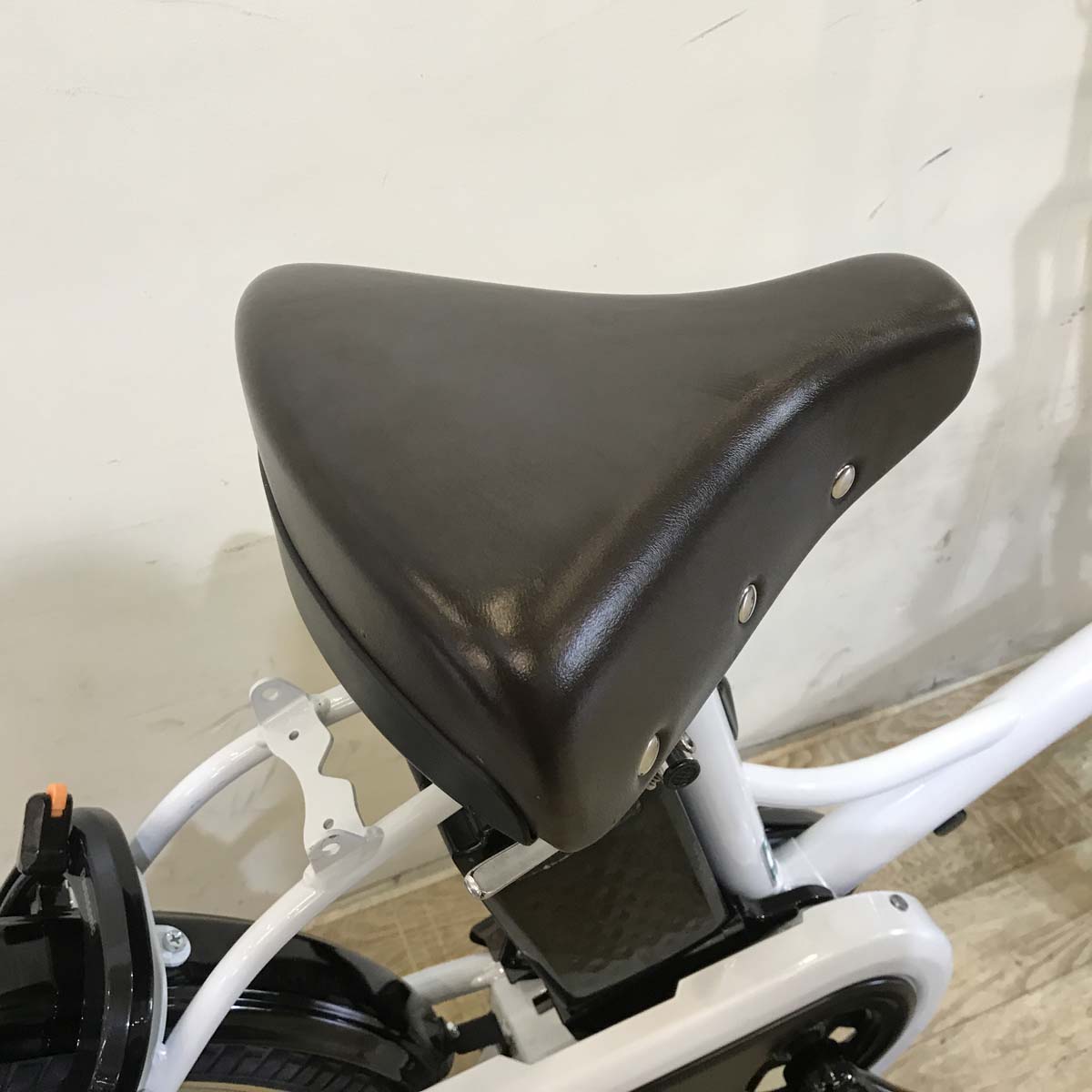 パナソニック グリッター ホワイト 20インチ KY102 【中古車】