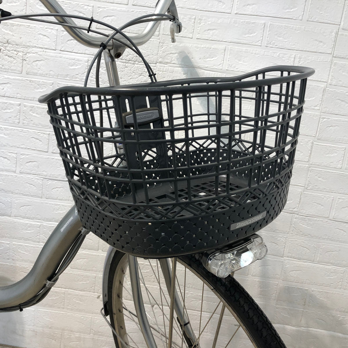ブリヂストン アシスタ DX シルバー 26インチ YX040 【中古車】
