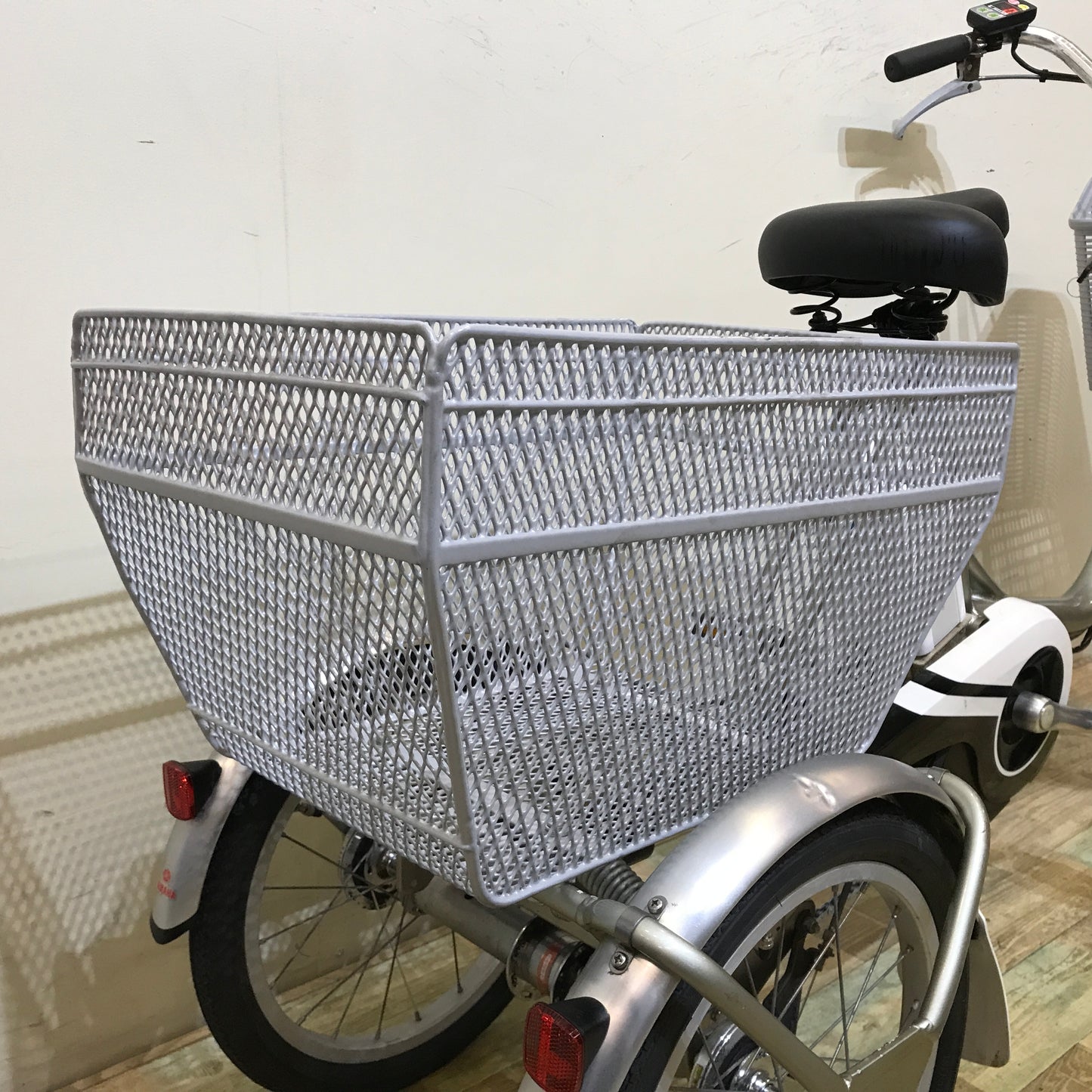 三輪ワゴン ヤマハ PAS ワゴン ゴールド 前18×後16インチ KP093 【中古車】