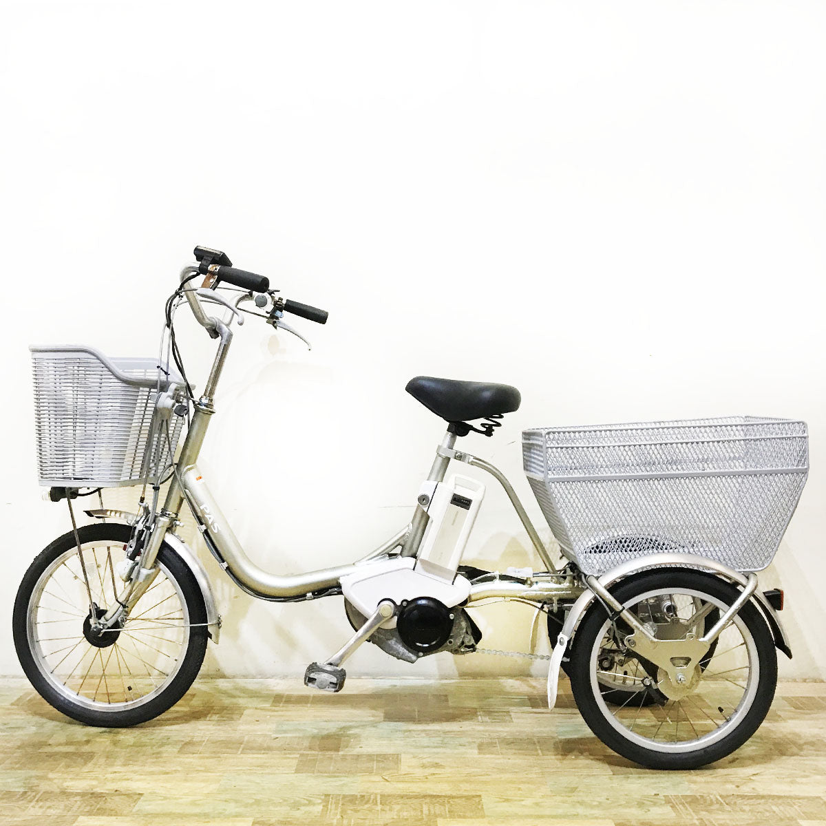 三輪ワゴン ヤマハ PAS ワゴン ゴールド 前18×後16インチ KP093 【中古車】