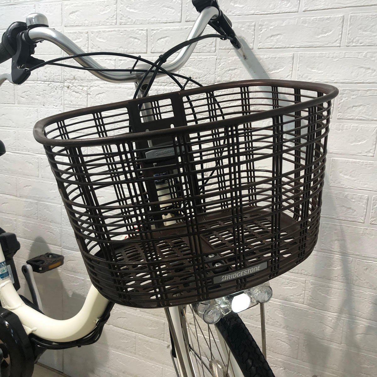 ブリヂストン アシスタ ホワイト 26インチ YX077 【中古車】