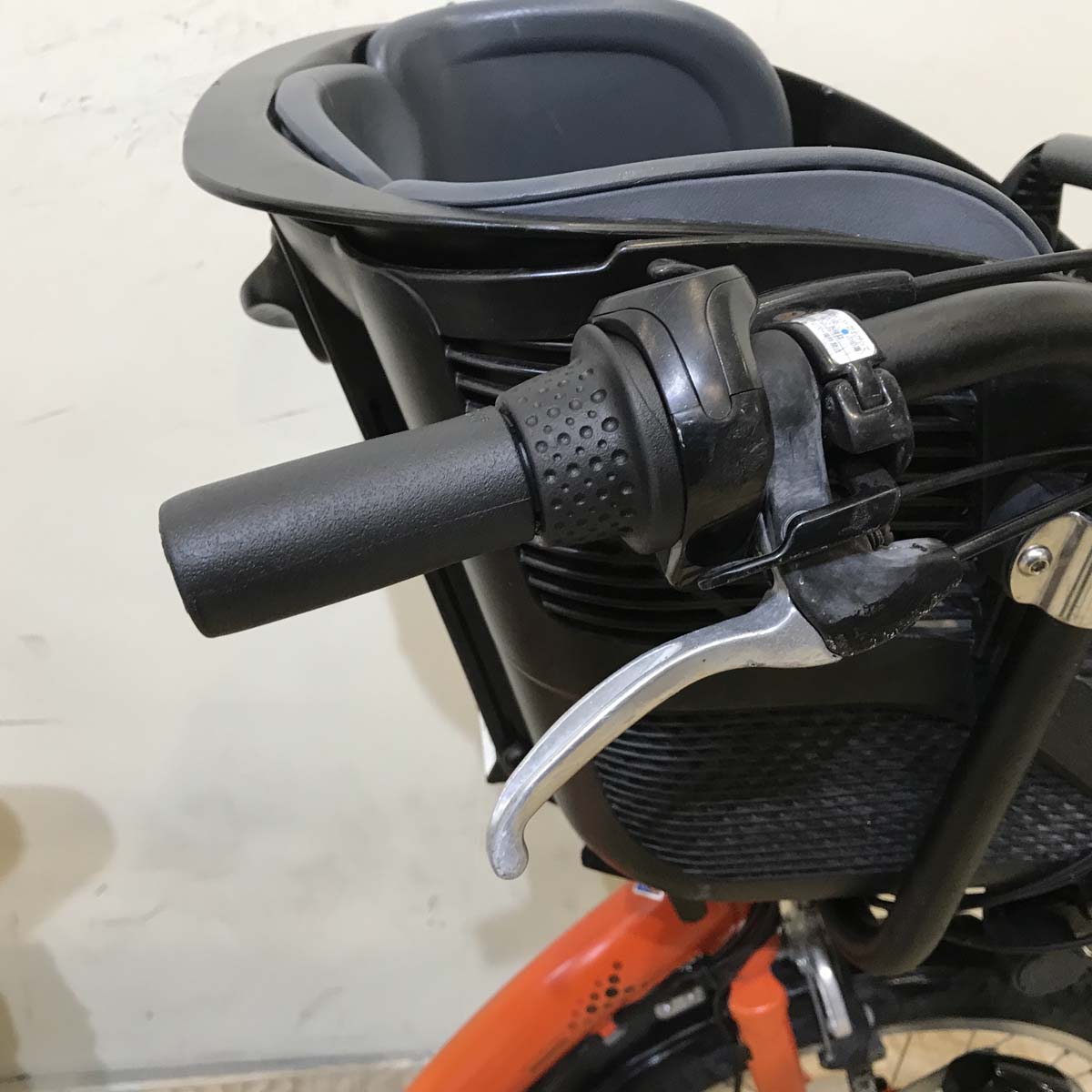 ブリヂストン アンジェリーノ プティット e オレンジ 20インチ KZ002【中古車】