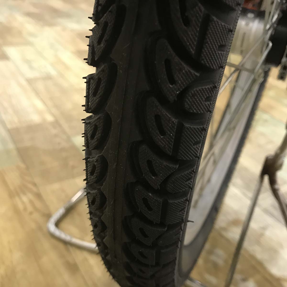 ブリヂストン アンジェリーノ プティット e オレンジ 20インチ KZ002【中古車】