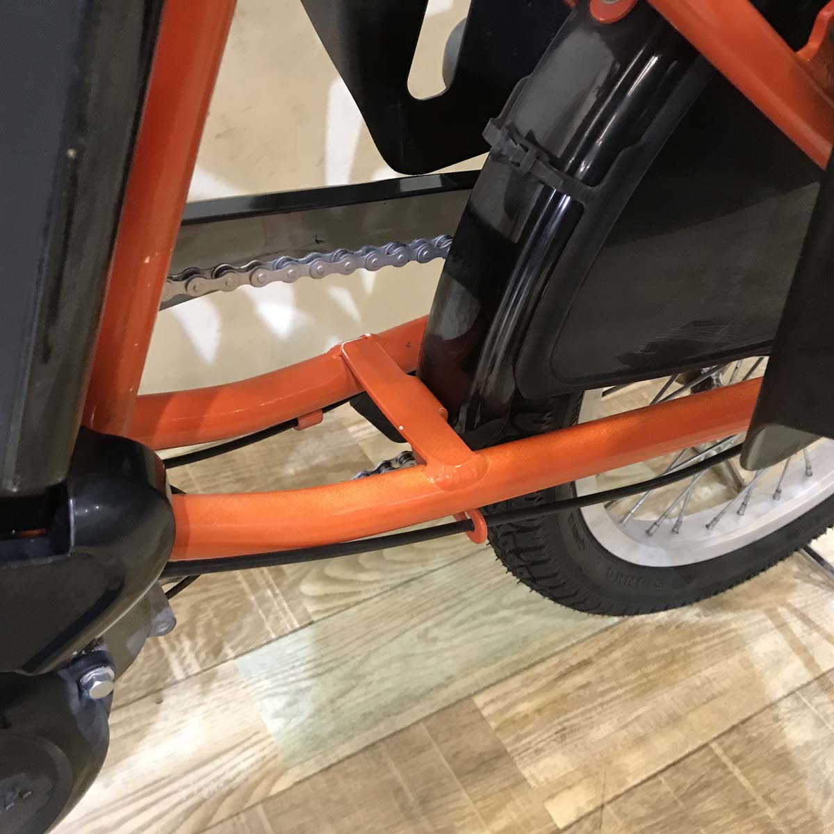 ブリヂストン アンジェリーノ プティット e オレンジ 20インチ KZ002【中古車】