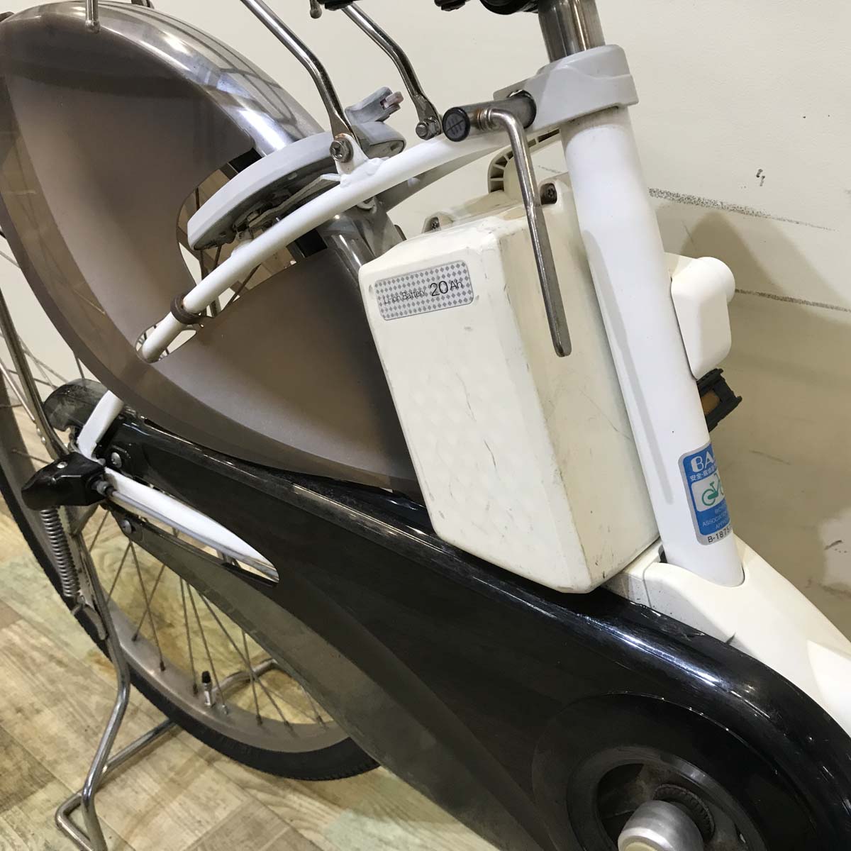 パナソニック ビビ DX ホワイト 24インチ KZ094 【中古車】