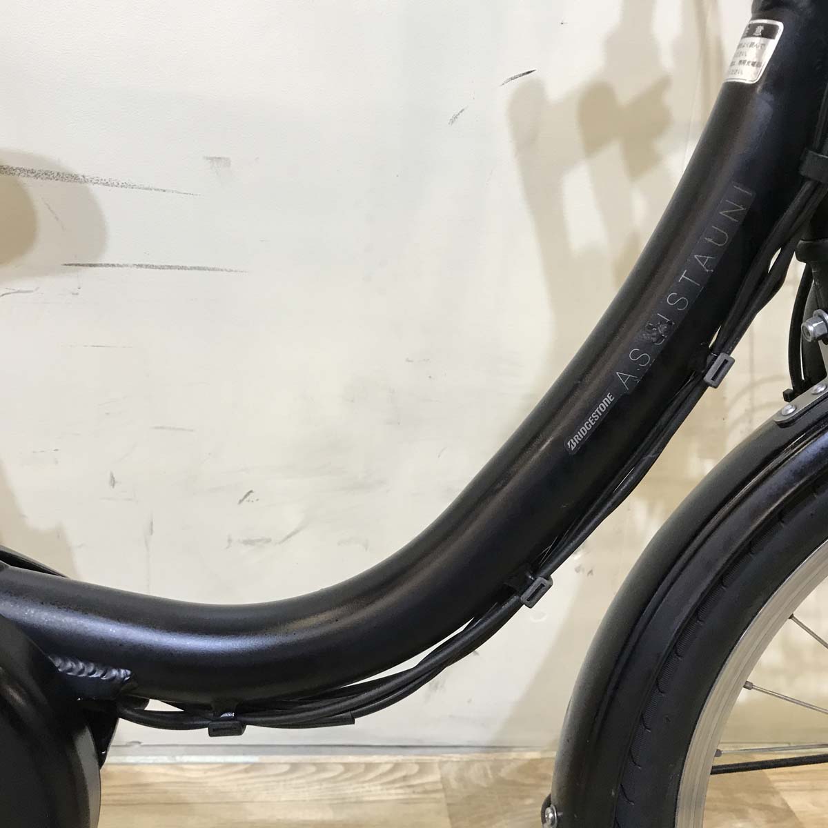 ブリヂストン アシスタ ユニ 20 ブラック 20インチ KV056 【中古車】