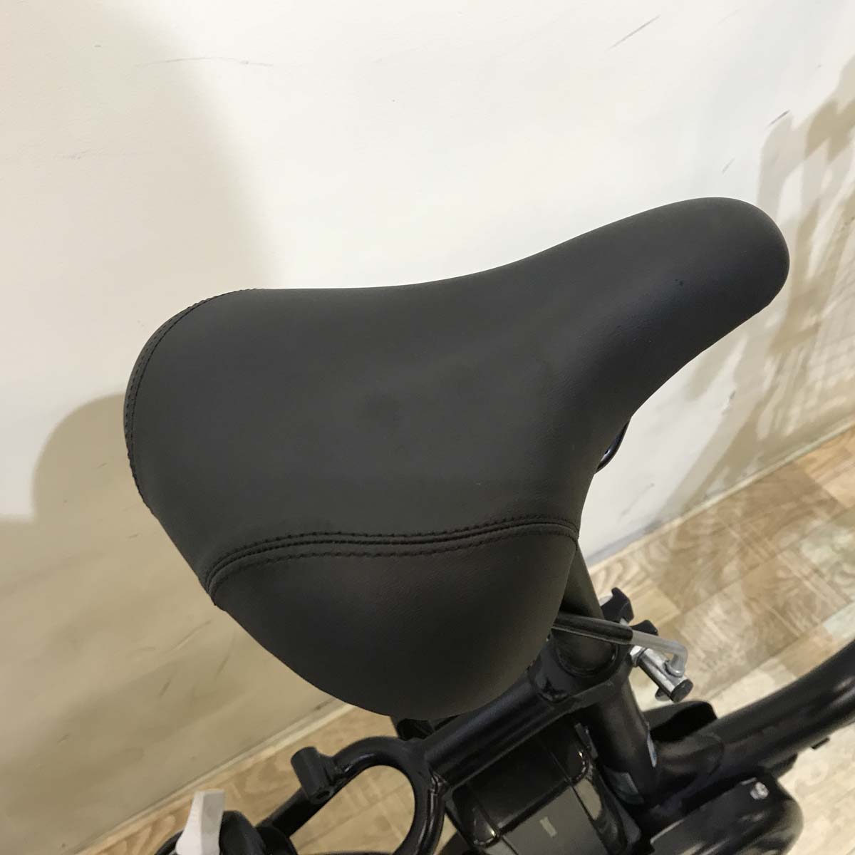 ブリヂストン アシスタ ユニ 20 ブラック 20インチ KV056 【中古車】