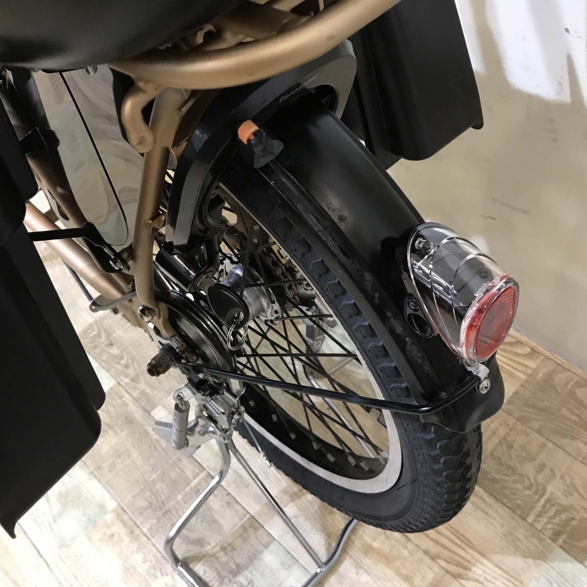 パナソニック ギュット アニーズ ゴールド 20インチ KV061【中古車】