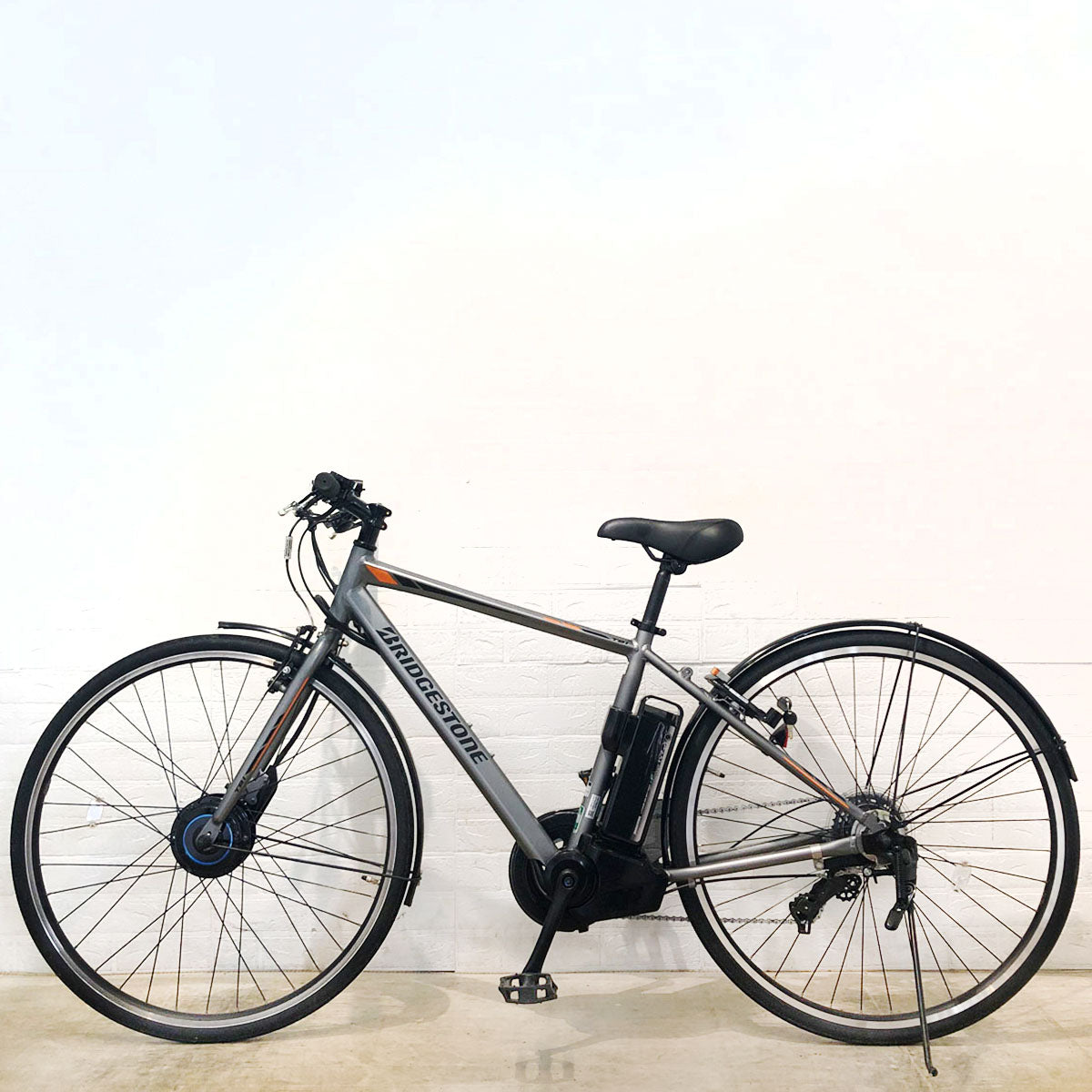 ブリヂストン TB1e グレー 27インチ SR387Y 【中古車】