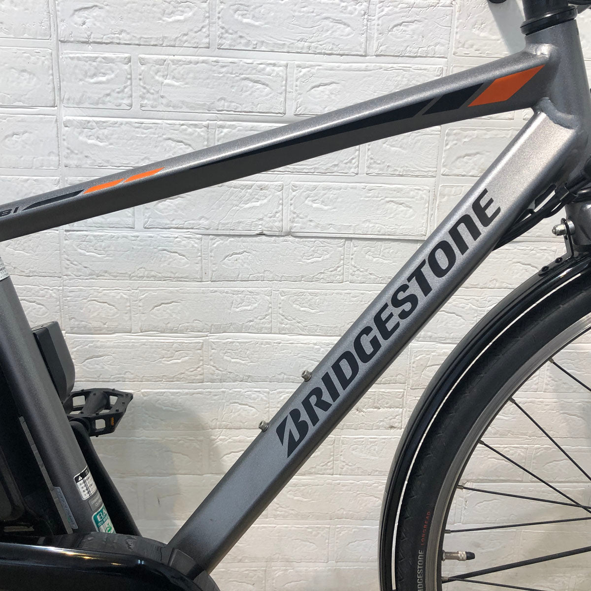 ブリヂストン TB1e グレー 27インチ SR387Y 【中古車】