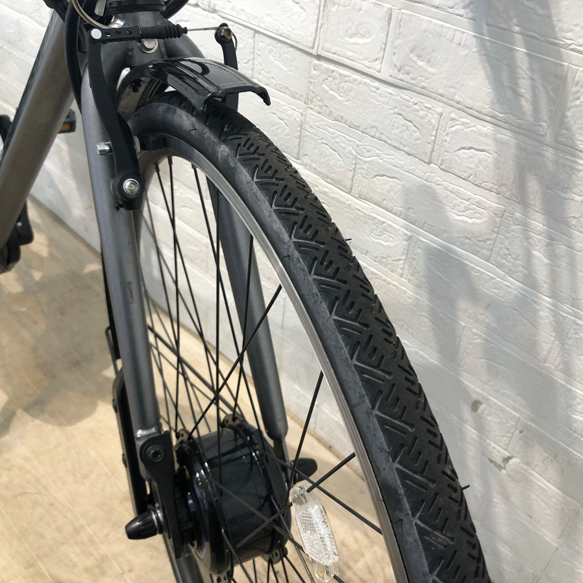 ブリヂストン TB1e グレー 27インチ SR387Y 【中古車】