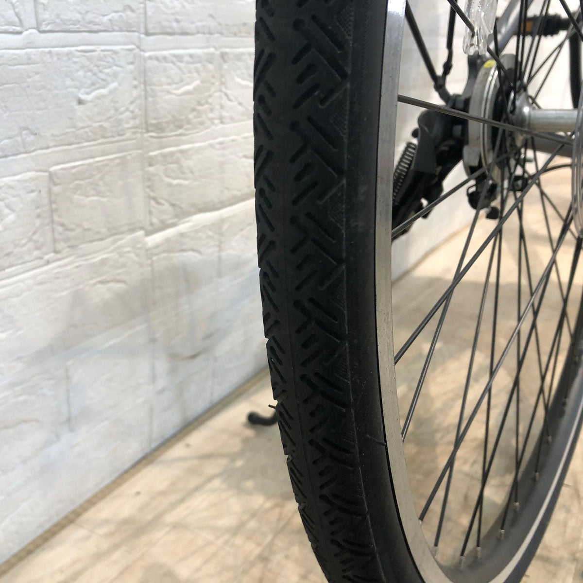 ブリヂストン TB1e グレー 27インチ SR387Y 【中古車】