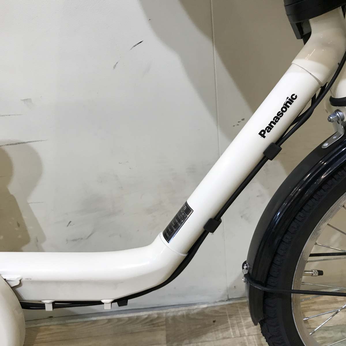 パナソニック ギュット ミニ DX ホワイト 20インチ KV087【中古車】