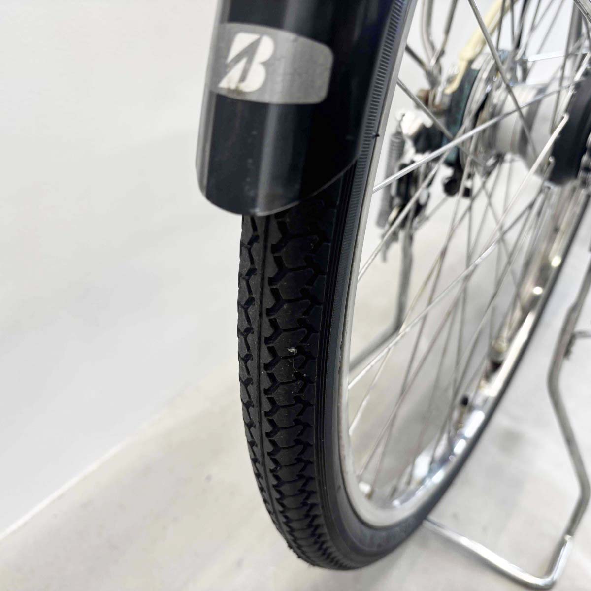 ブリヂストン アシスタ ホワイト 26インチ YJ052 【中古車】