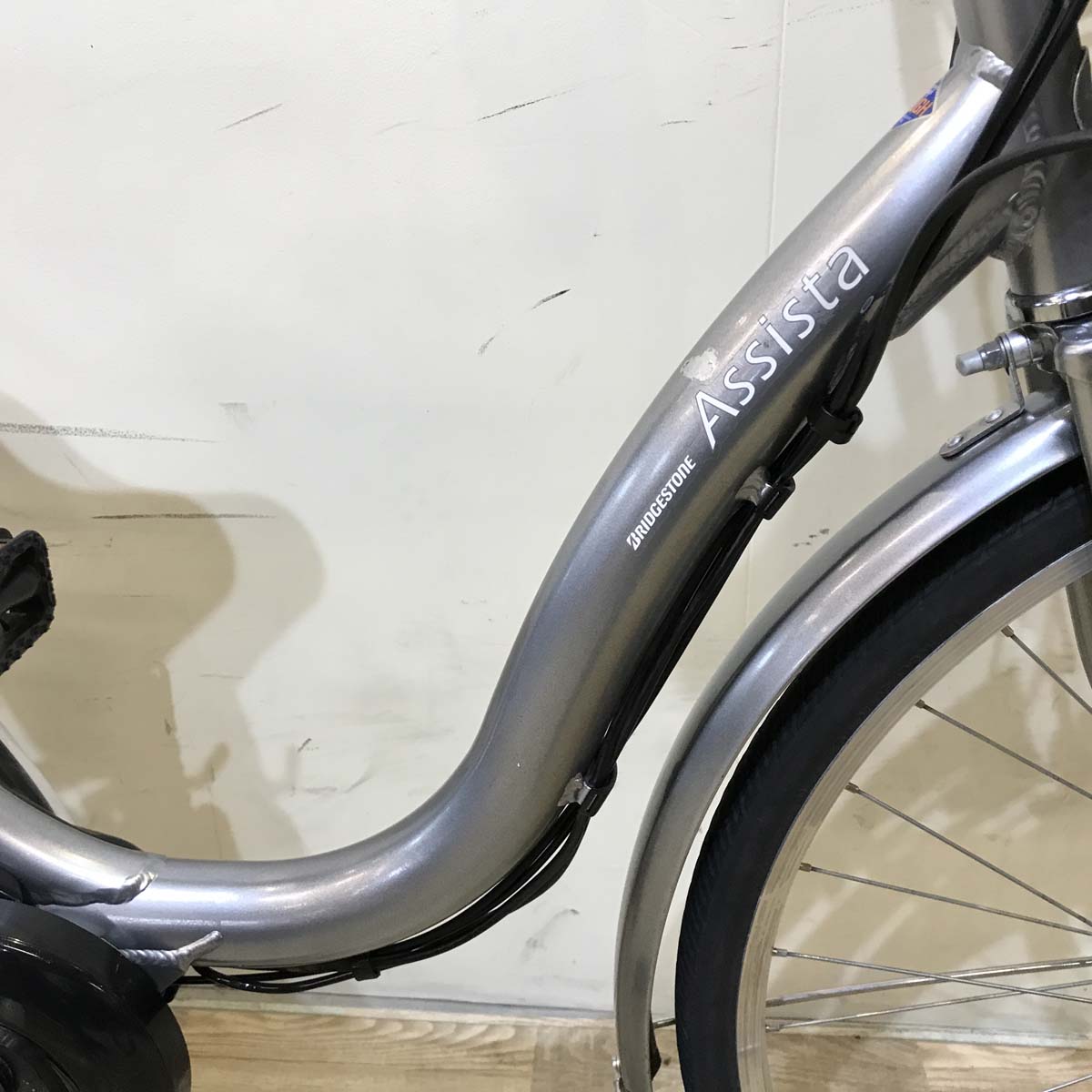 ブリヂストン アシスタ ベーシック シルバー 26インチ KV103 【中古車】