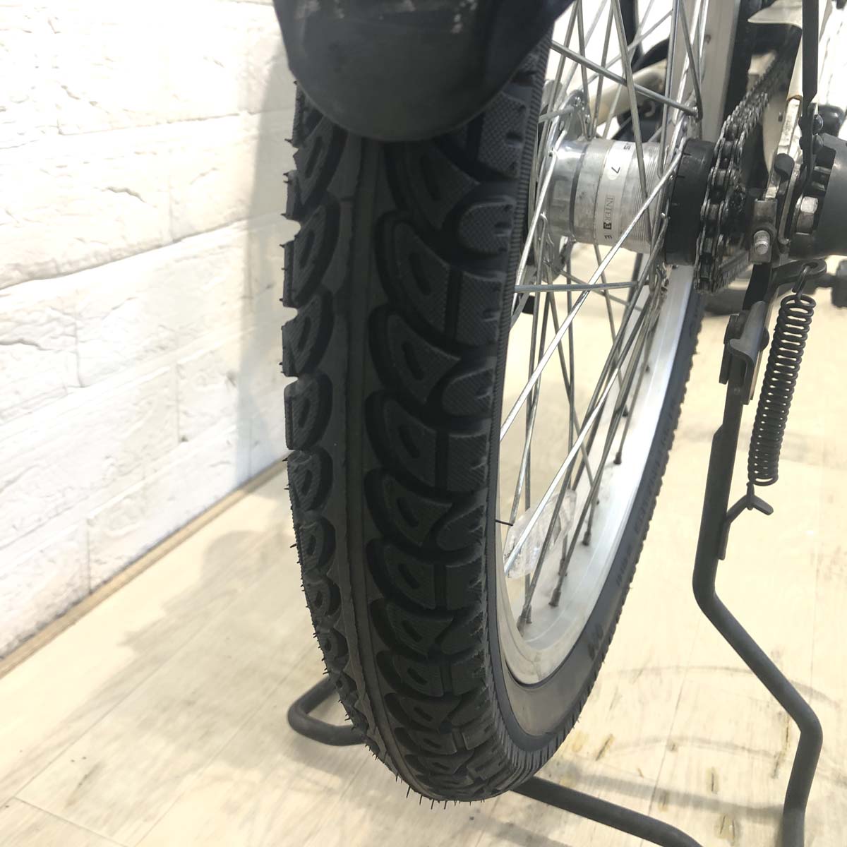 パナソニック グリッター ホワイト 20インチ YG052 【中古車】