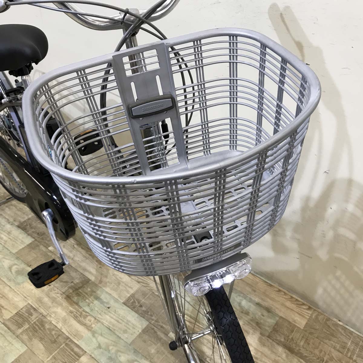 ブリヂストン アシスタ DX シルバー 26インチ KV112 【中古車】