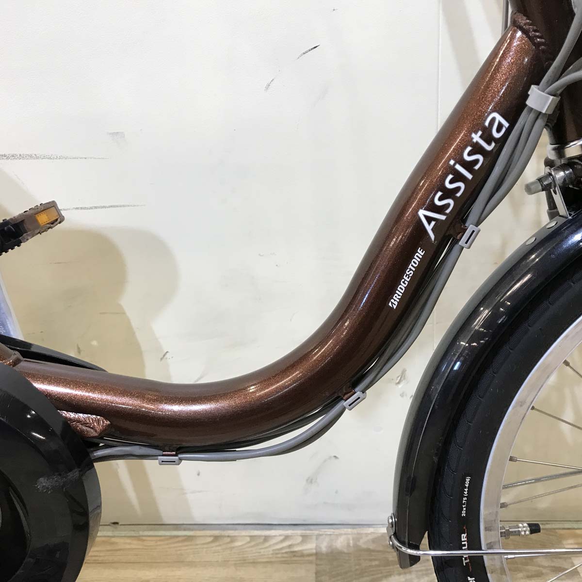 ブリヂストン アシスタ コンパクト ブラウン 20インチ KV115 【中古車】