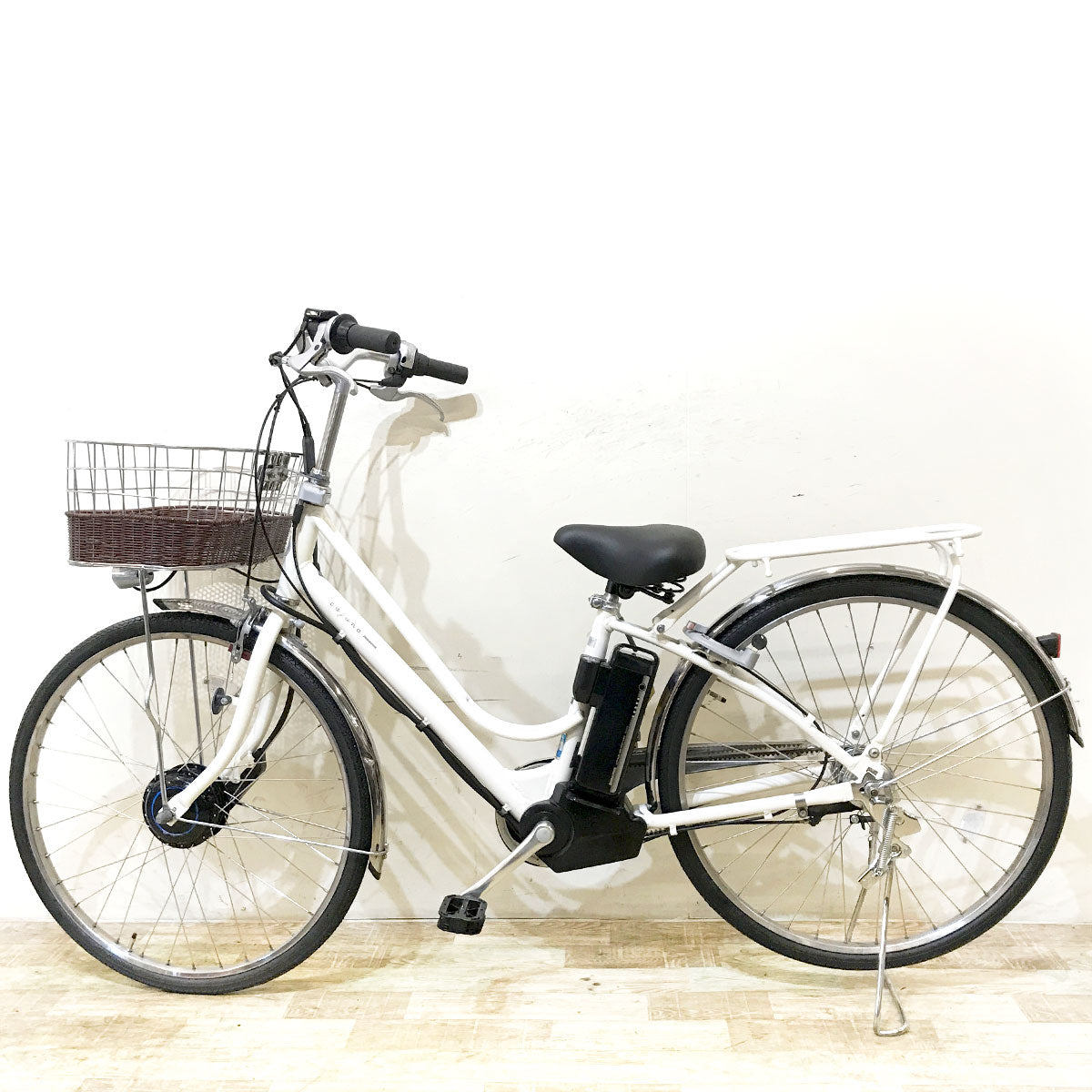ブリヂストン カジュナ e ホワイト 26インチ KF056 【中古車】